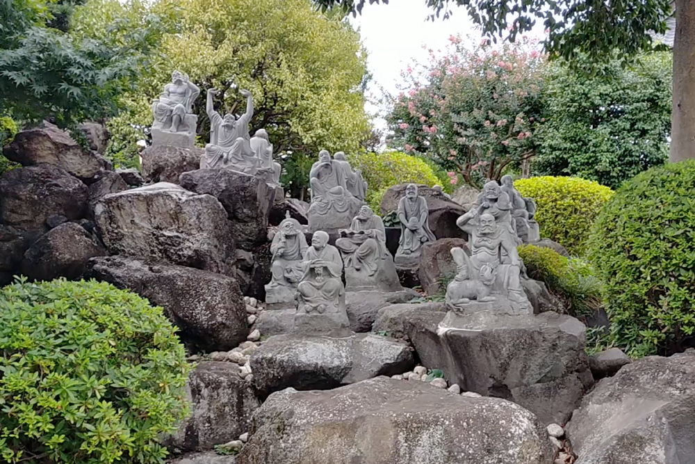宝持寺☆表情豊かな「十八羅漢」が並ぶ羅漢庭